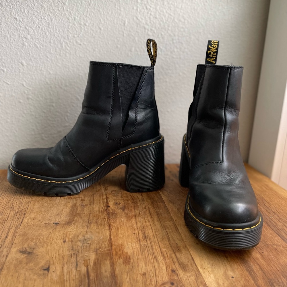 Dr. Martens Spence flared heel Chelsea boot, women’s size 8 EU 39